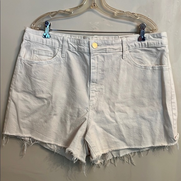Universal Thread Highest Rise Shortie Shorts Light Wash Size 17 NWT - Picture 1 of 15